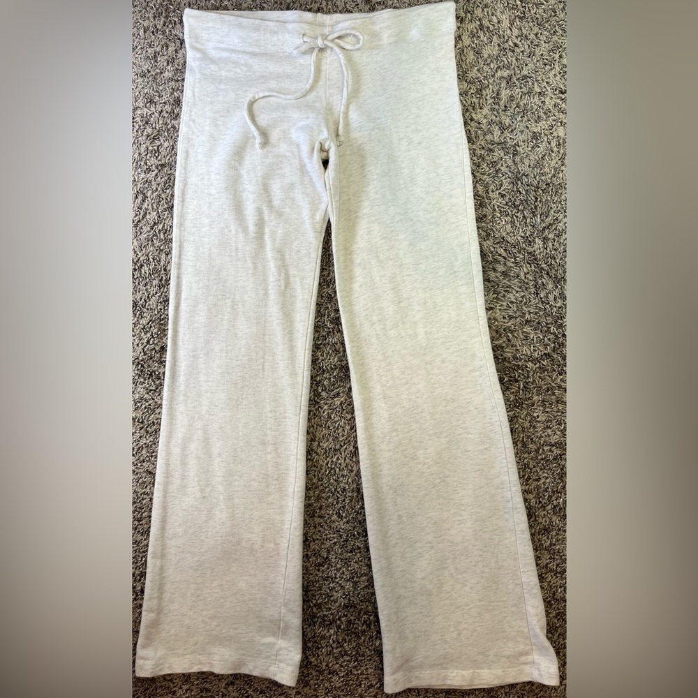 Monrow Classic Low Rise Crop Lounge Sweatpants ~ in Ash/Oatmeal - Picture 6 of 15